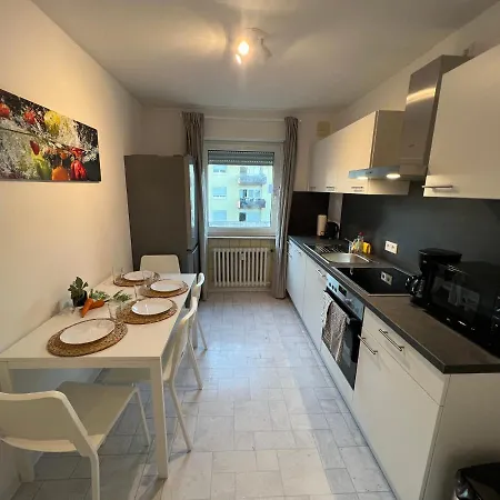Sw05-fw In Apartment *
